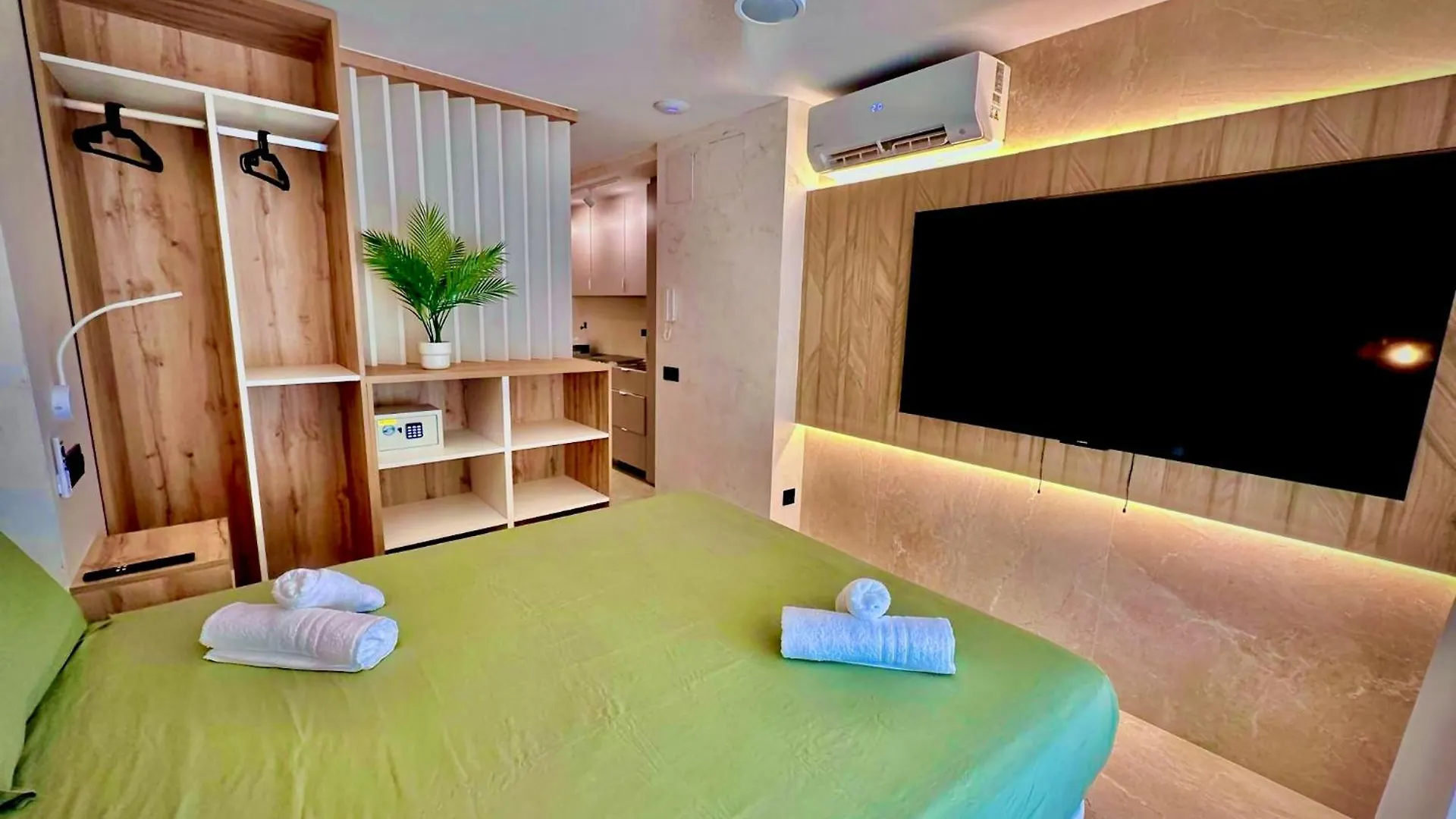 アパート Suite Playa Carihuela Apartamentos トレモリノス