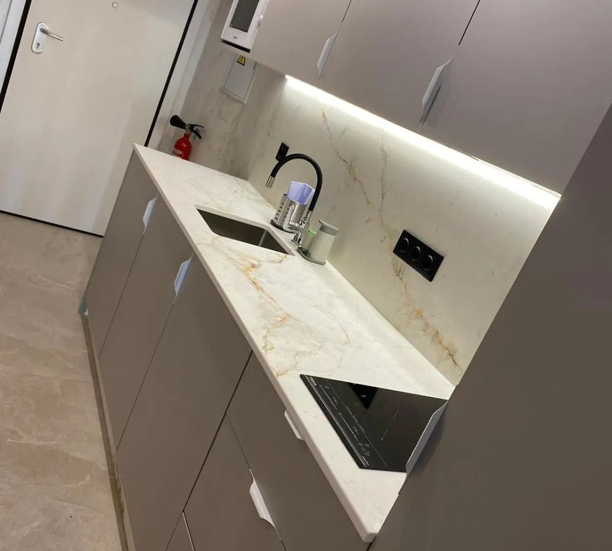 アパート Suite Playa Carihuela Apartamentos トレモリノス